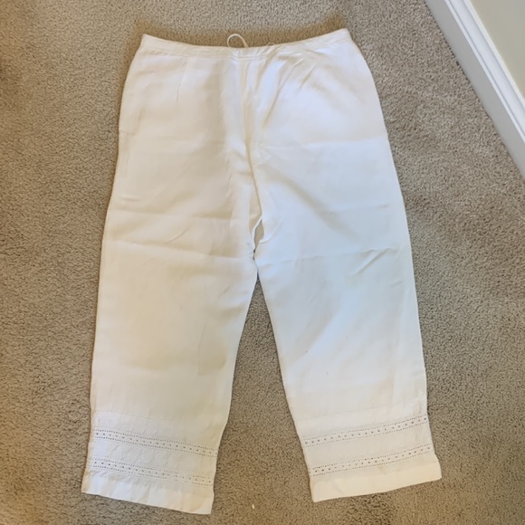 Larry Levine white linen cropped slacks. - Picture 5 of 6